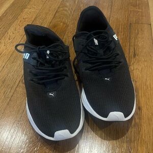 Puma Black Size 6 Athletic Sneakers